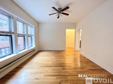 Main picture of 3825 N Fremont St