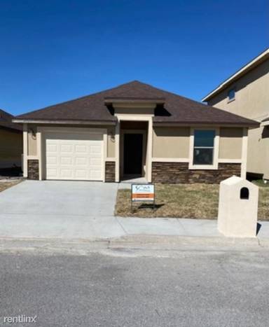 Main picture of 2017 Treasure Oaks Dr