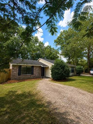 Main picture of 105 Drake ct - A