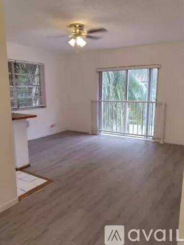 Main picture of 9064 Collins Ave