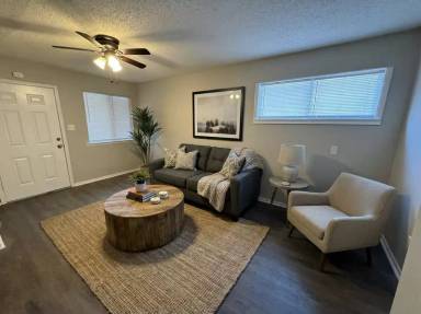 Main picture of 2086 Hubert Ave