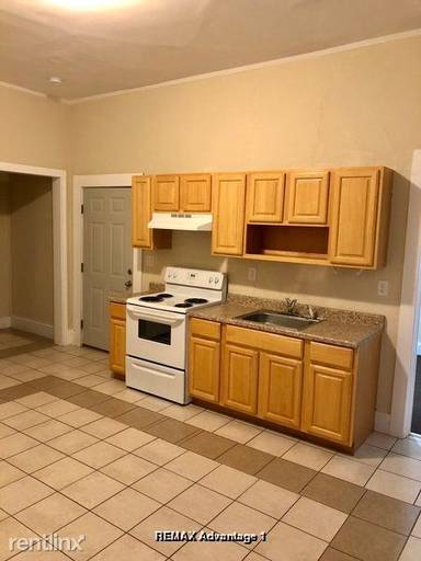 Main picture of 7 Ashland St