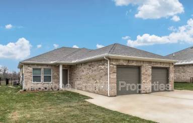 Main picture of 2337 N Hickory St