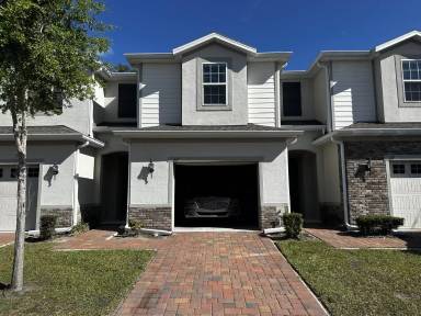 Main picture of 33 Mayo Ct