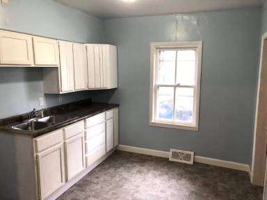 Main picture of 610 Chicago Ave