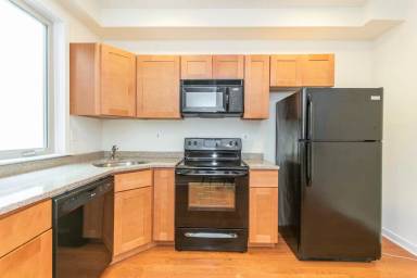 Main picture of 1612 N Sydenham St