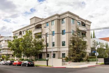 Main picture of 10707 Missouri Ave