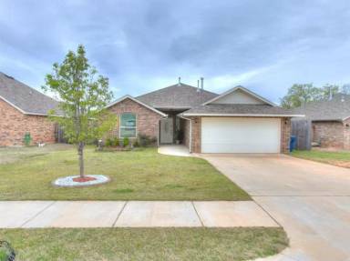 Main picture of 215 Tuscany Cir