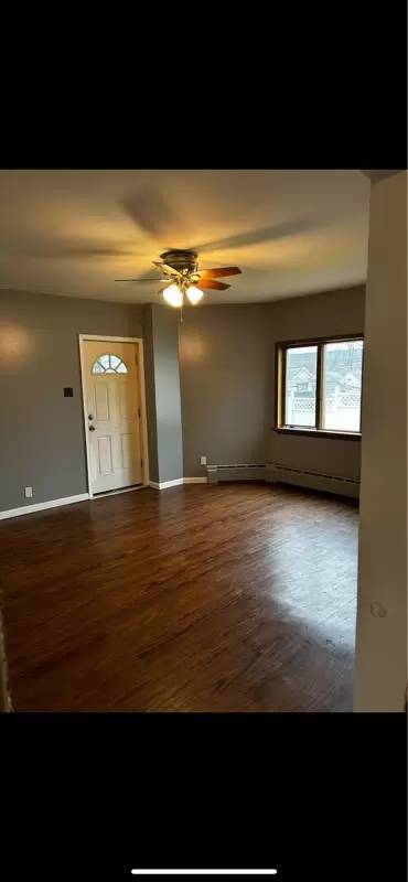Main picture of 41 Fallbrook St