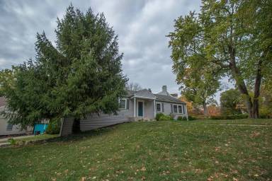 Main picture of 303 Forest Hill Dr