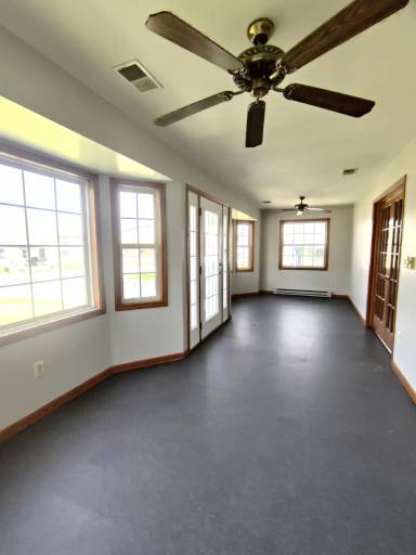 Main picture of 202 S Robinson St