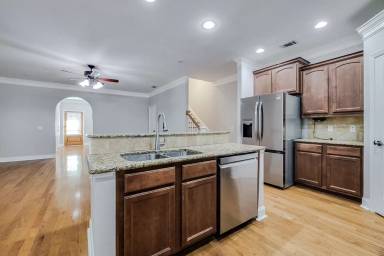 Main picture of 134 Ventura Pl