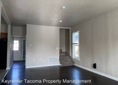 Main picture of 5836 S Montgomery St