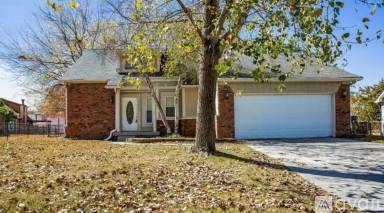 Main picture of 6420 Apollo Way