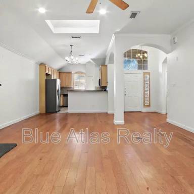 Main picture of 4905 Canberra Ln