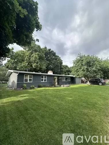 Main picture of 3338 Hollis St