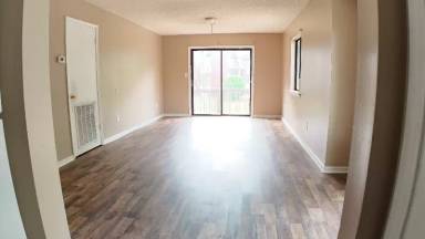 Main picture of 100 Highland Forest Dr