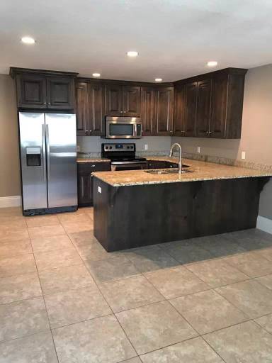 Main picture of 300 Fox Hills Dr