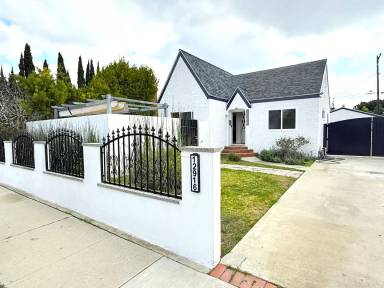 Main picture of 12916 Admiral Ave