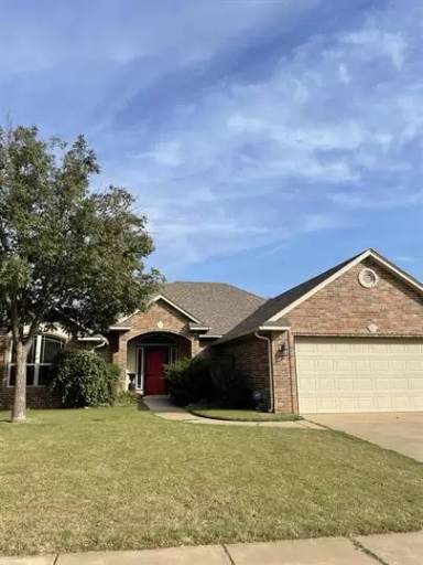 Main picture of 7716 Twin Oaks Dr