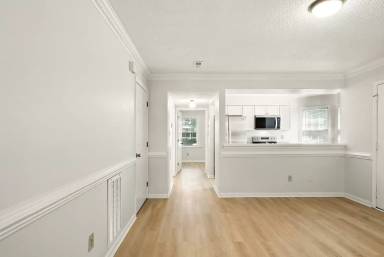 Main picture of 13 Academy Ln