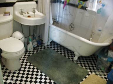 Main picture of 353 Beacon St