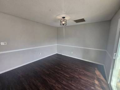 Main picture of 304 Bracken Pl