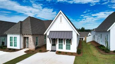 Main picture of 3239 Bradley Ln