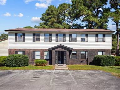 Main picture of 102 Ravenwood Dr