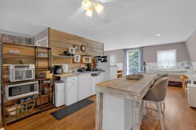 Main picture of 920 Chapin Dr