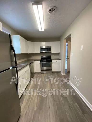 Main picture of 105 Howell Way