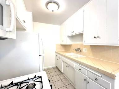 Main picture of 4525 Kansas St