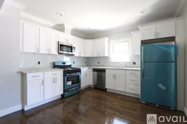 Main picture of 41 Derby St