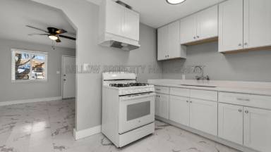 Main picture of 2137 E 16th St