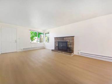 Main picture of 820 Harrington Ave NE