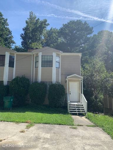 Main picture of 2101 Valley Oaks Dr SE