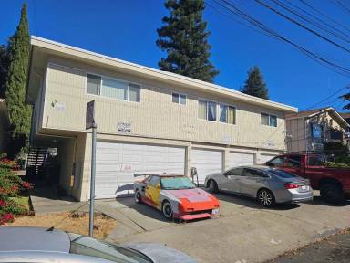 Main picture of 3256 Nicol Ave