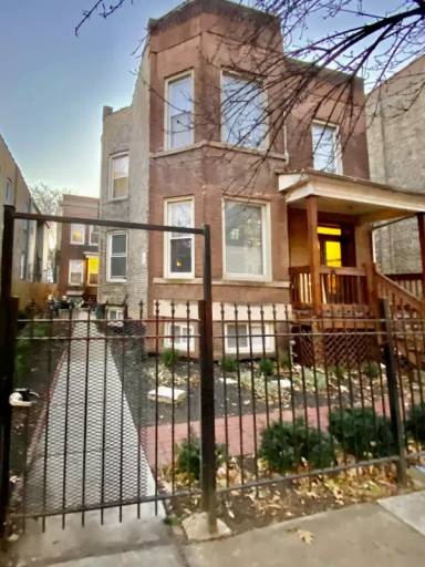 Main picture of 5818 N Ridge Ave