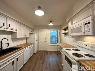 Main picture of 2300 Nacogdoches Rd