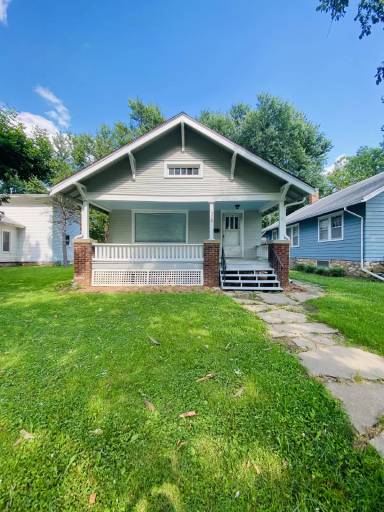 Main picture of 324 SW Franklin Ave