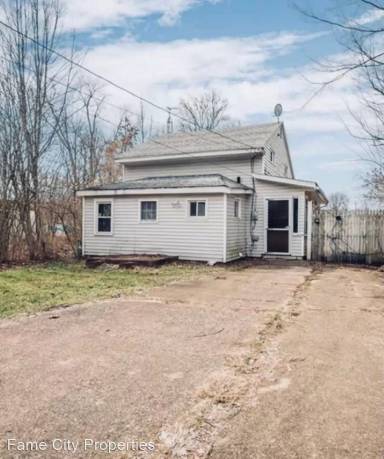Main picture of 3221 Morris Ave NE