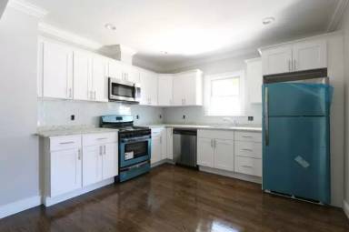 Main picture of 41 Derby St