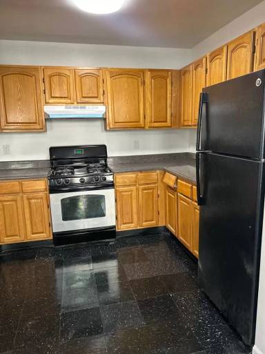 Main picture of 1575 Bathgate Ave