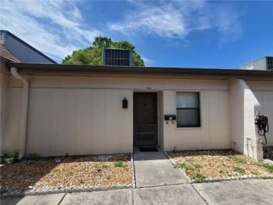 Main picture of 1406 Arrowhead Cir W