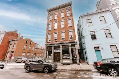 Main picture of 522 E 12th St