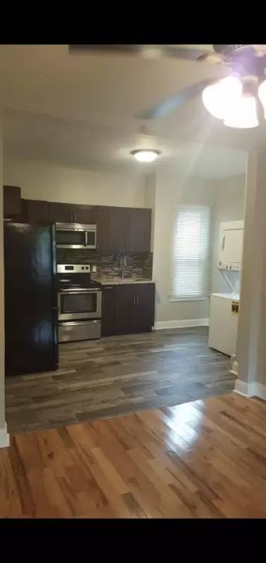 Main picture of 3632 N Sydenham St