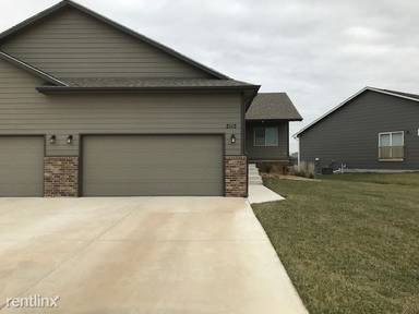 Main picture of 2112 E Cedar Tree St