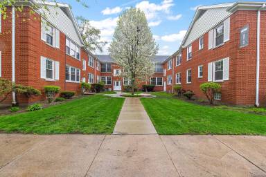 Main picture of 11021-45 S Artesian Ave