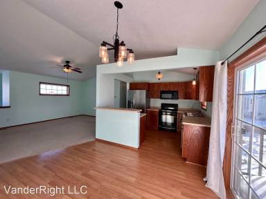 Main picture of 1419 N Conifer Pl