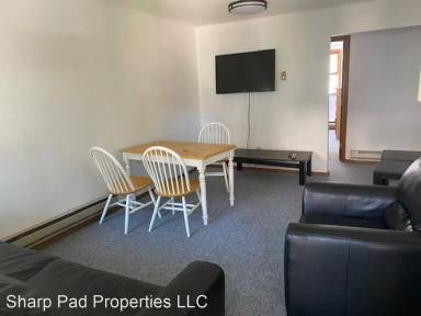 Main picture of 1004 W Stoughton St